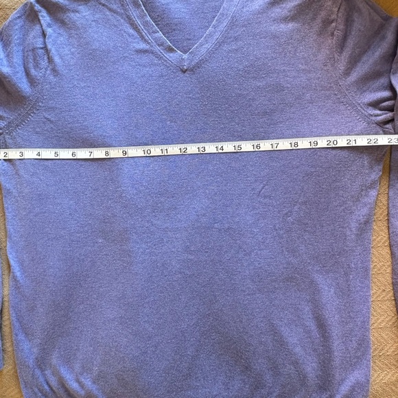 Banana Republic Men's V-Neck 75%Silky Lavender Sweater - Picture 5 of 7